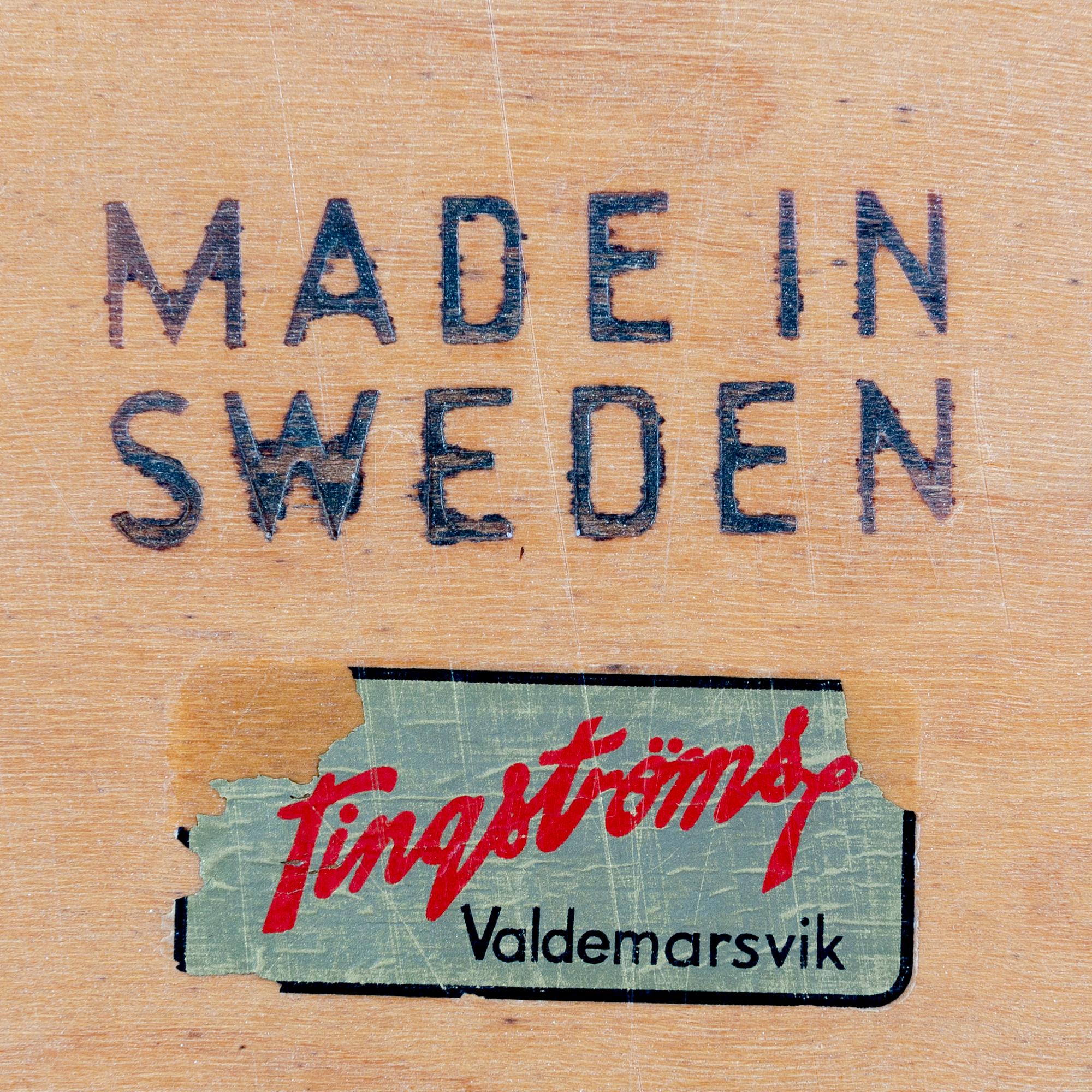 A mid 1900s teak coffee table from Tingströms möbler.