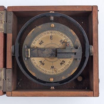 A compass, first half of the 20th Century.