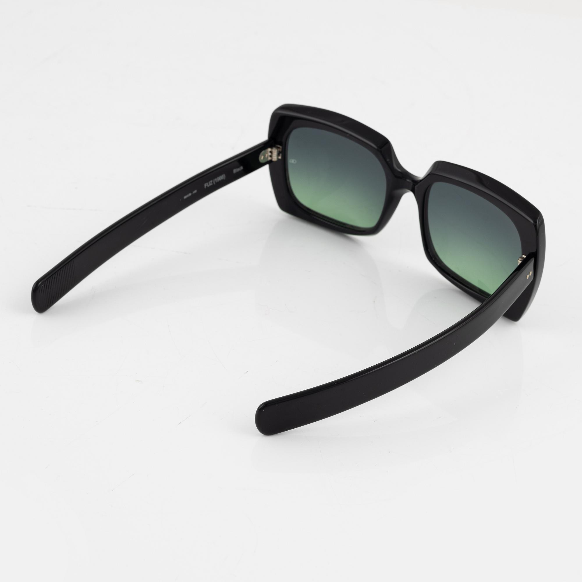 Oliver Goldsmith, solglasögon, "Fuz".