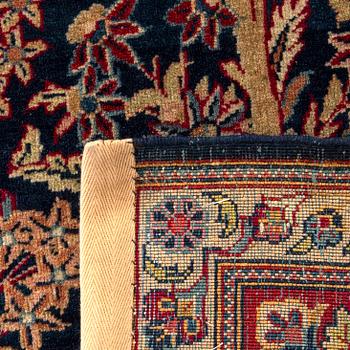 A semiantique Kashan carpet ca 219x134 cm.