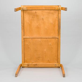 Alvar Aalto, matbord, modell 82, O.Y. Huonekalu- ja Rakennustyötehdas A.B. skiftet av 1950/1960-tal.