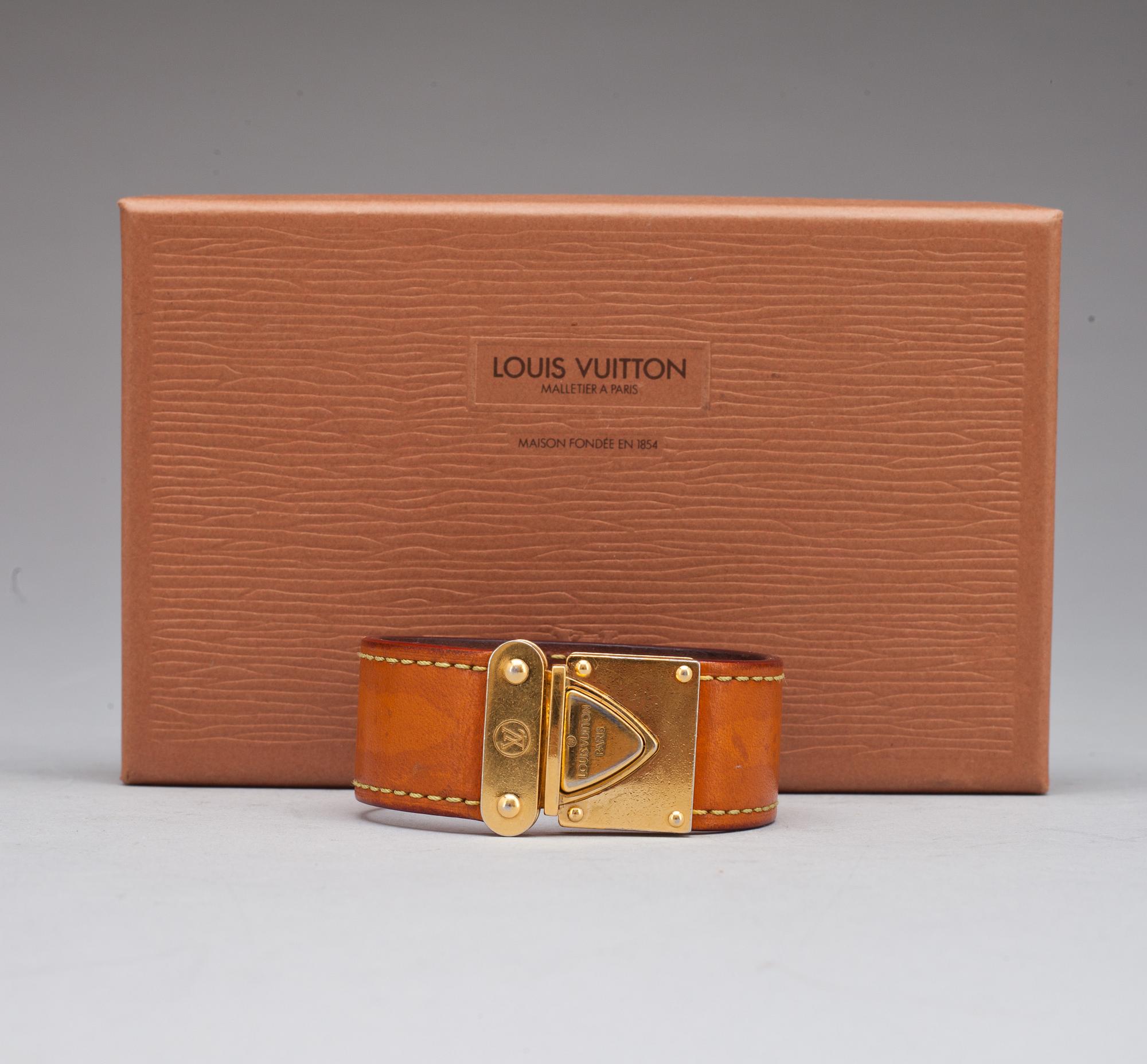 ARMBAND, Louis Vuitton, Paris.
