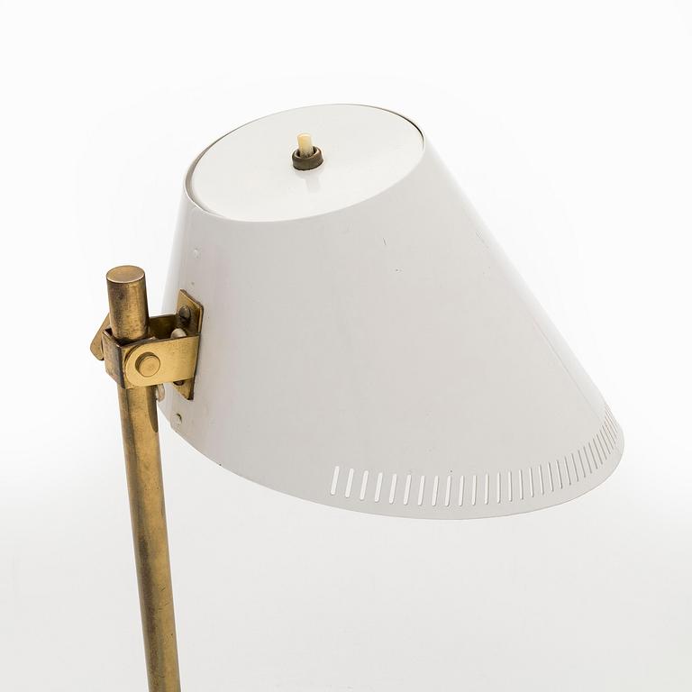 Paavo Tynell, A mid-20th-century '9227' table lamp for Idman, Finland.