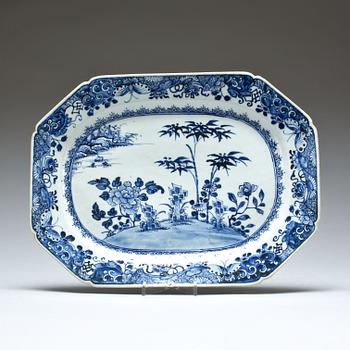 STEKFAT, porslin, Kina, Qing dynastin, Qianlong, (1736-1795).