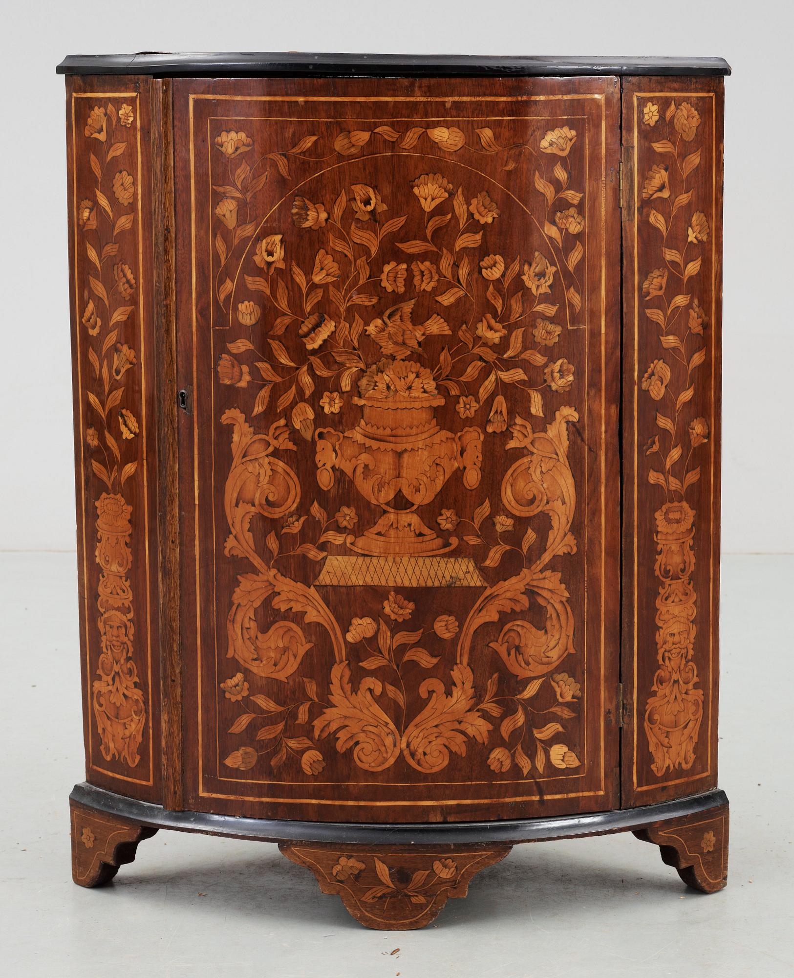 HÖRNSKÅP, Holland, 1800-tal.