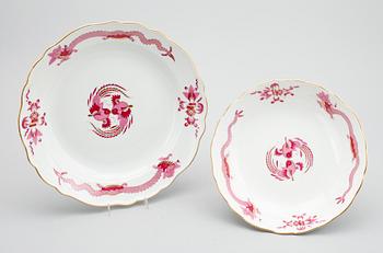 SKÅLFAT, 2 st, porslin, "Röda Draken", Meissen.