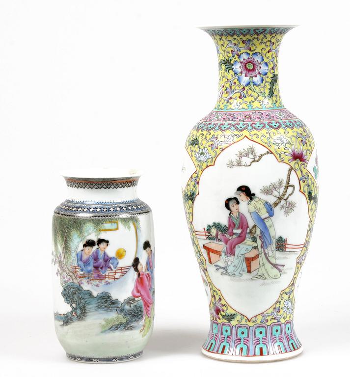 VASER, 2 st, porslin, Kina, 1900-tal.