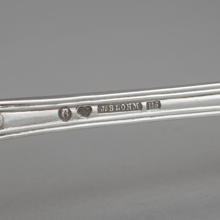 SKEDAR, 24 st (12+12), silver, G. Möllenborg, Stockholm 1847 och J. Blohm, Karlshamn 1874. Vikt 1 210 g.