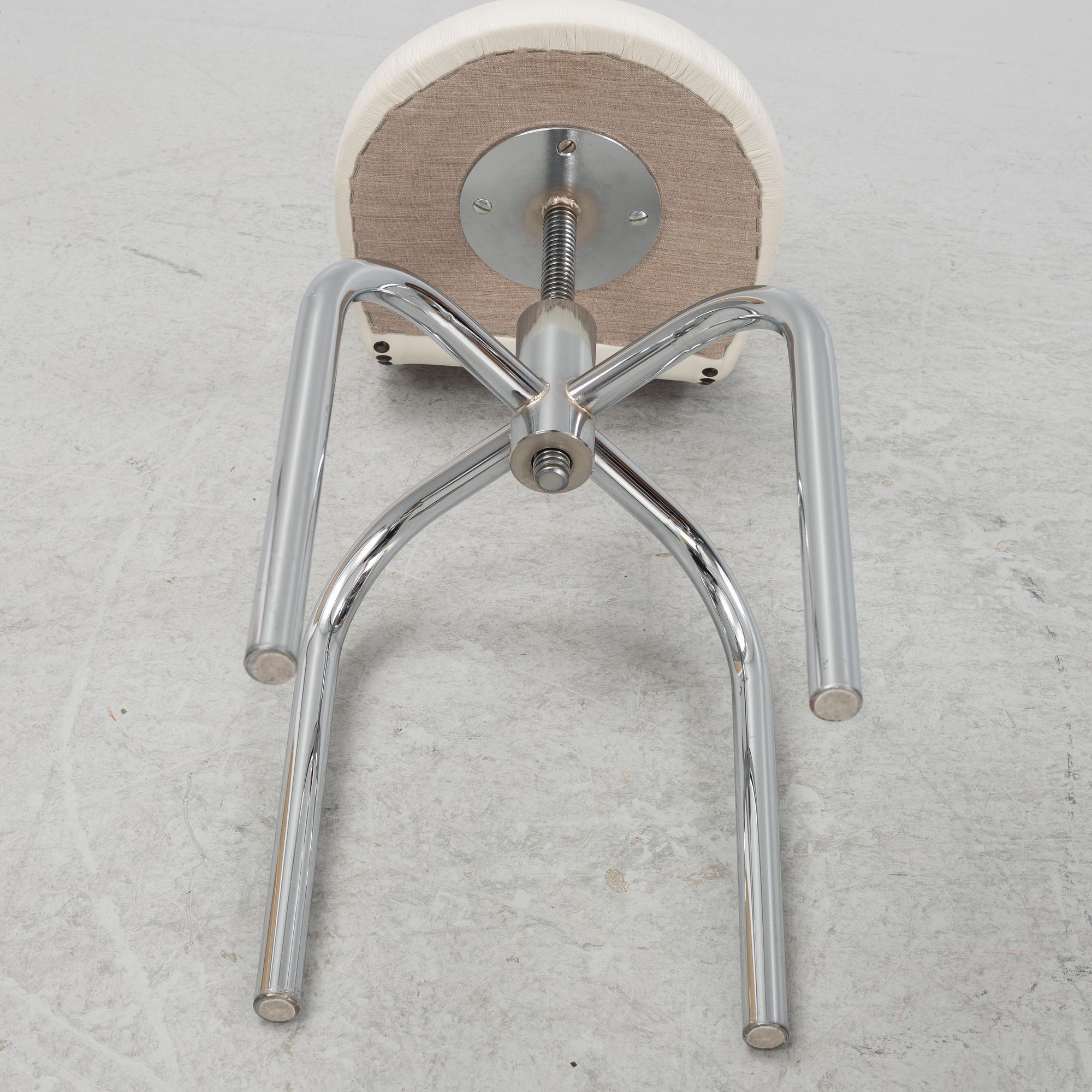 Gunnar Asplund, a pair of bar stools, Källemo, later part of the 20th Century.