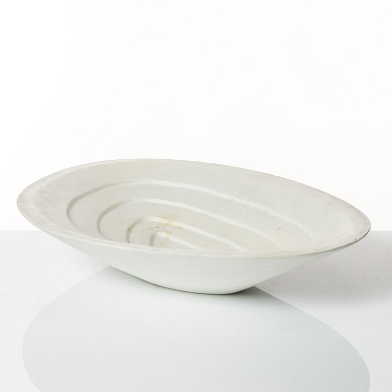 Stina Lindholm, concrete dish, Skulpturfabriken, Sweden.