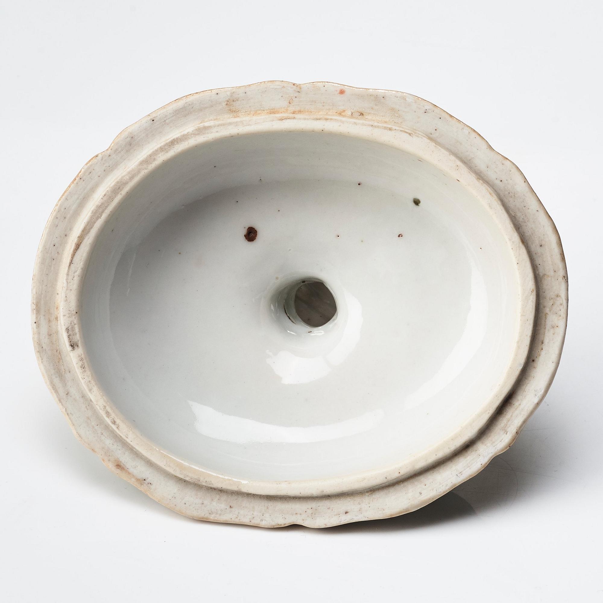 Smörterrin med lock, kompaniporslin. Qingdynastin, Qianlong (1736-95).
