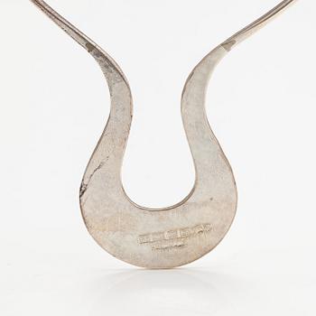 Pekka Piekäinen, A sterlingsilver necklace. Platinoro, Turku 2011.