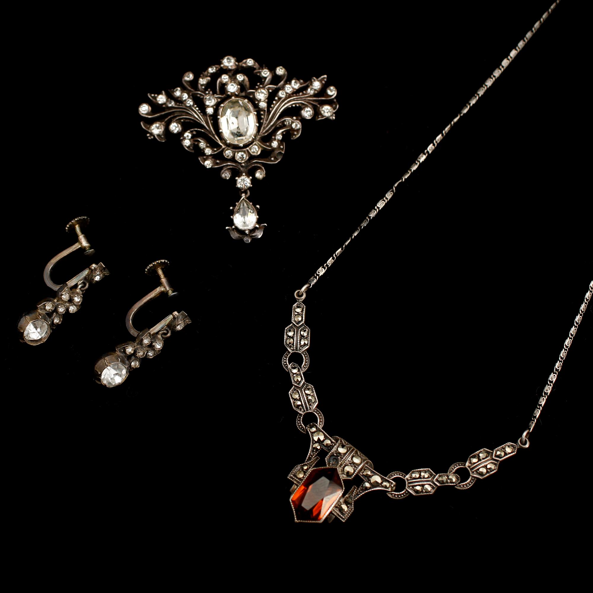 SILVERSMYCKEN, 3 delar, 1900-talets första hälft. Vikt ca 24 g.