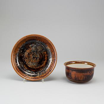 CARL-HARRY STÅLHANE, a stoneware bowl and a plate, Designhuset.