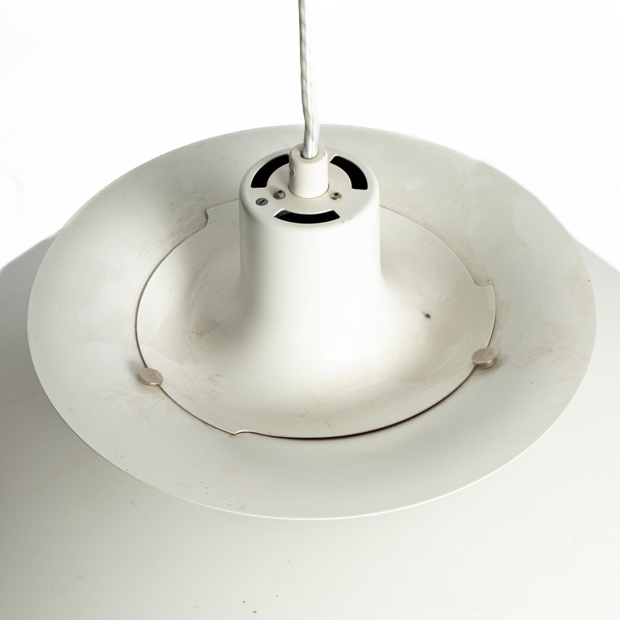 Poul Henningsen, Taklampa, "PH-5", Louis Poulsen, Danmark.