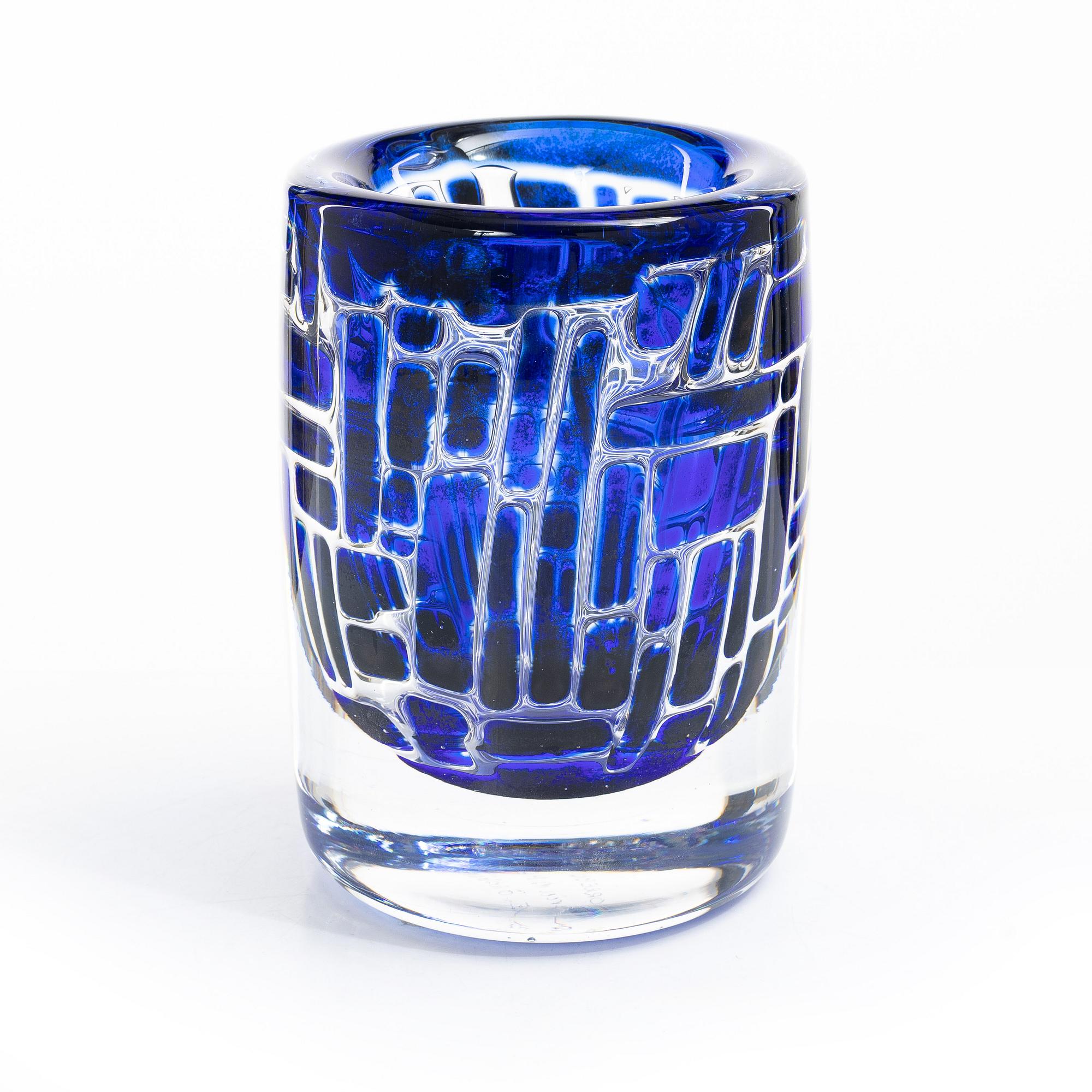 Edvin Öhrström, an 'Ariel' vase Orrefors, Sweden.