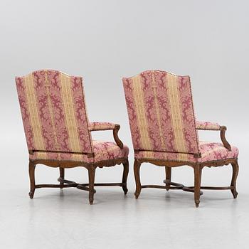 A pair of Louis XV-style armchairs, sent 1800-tal.