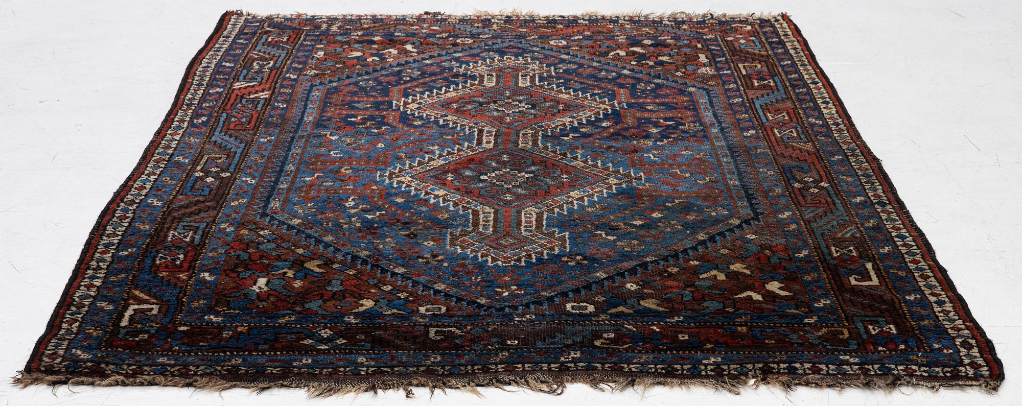 A Khamse rug, ca 190 x 150 cm.