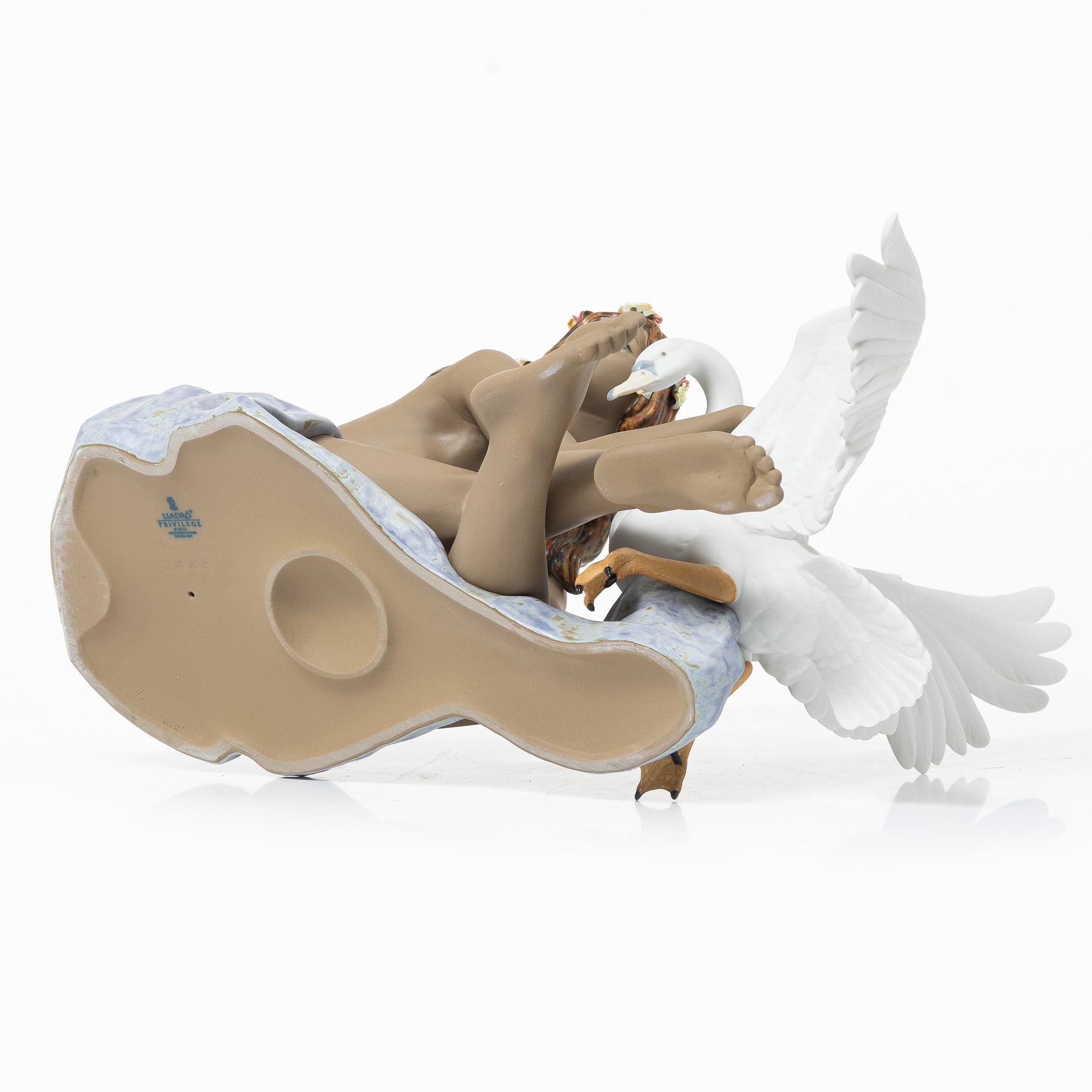 Miguel Angel Santaeulalia, figurine, "Leda and the Swan", Lladró, Spain.
