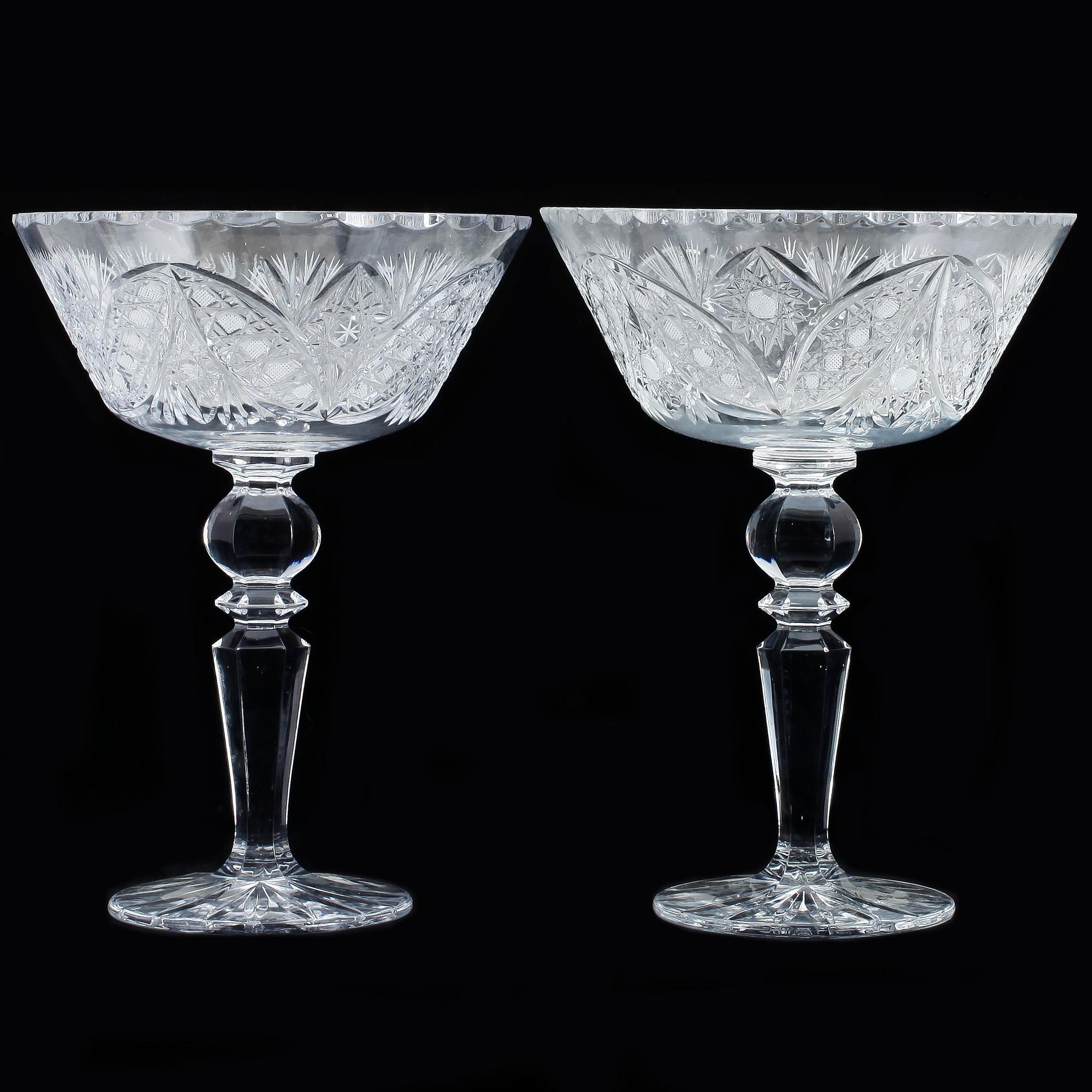 UPPSATSSKÅLAR, ett par, glas, 1900-tal.
