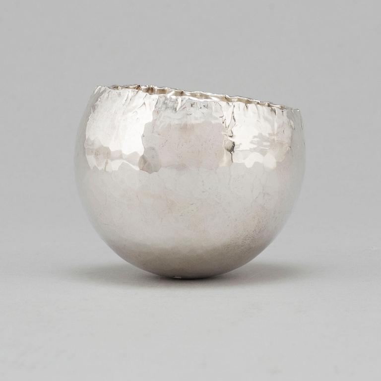 REY URBAN, a sterling silver tumbler, Stockholm, 1973.