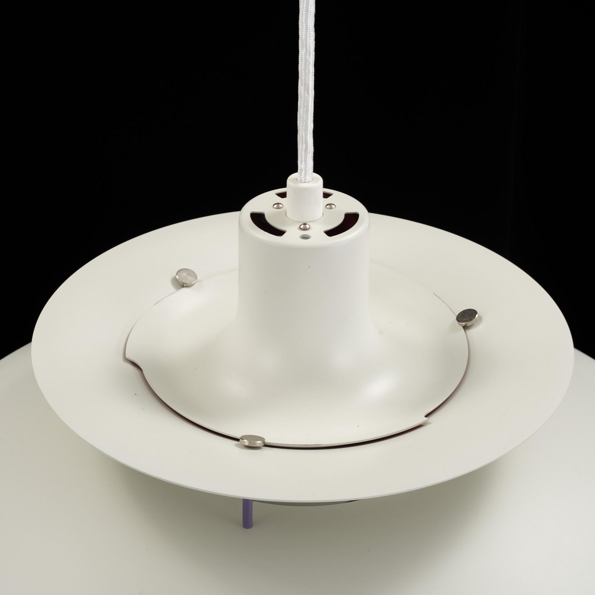 POUL HENNINGSEN, taklampa, "PH-5", Louis Poulsen, Danmark, 1900-talets andra hälft.