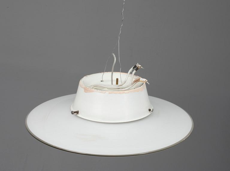 LAMPOR, ett par, opalglas, "Eclipta Lamp Small", design Arne Jacobsen, Orno. 1950-60-tal.