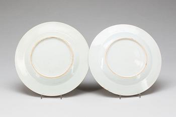 TALLRIKAR, 2 st. Porslin, Kina Qianlong(1736-1795).