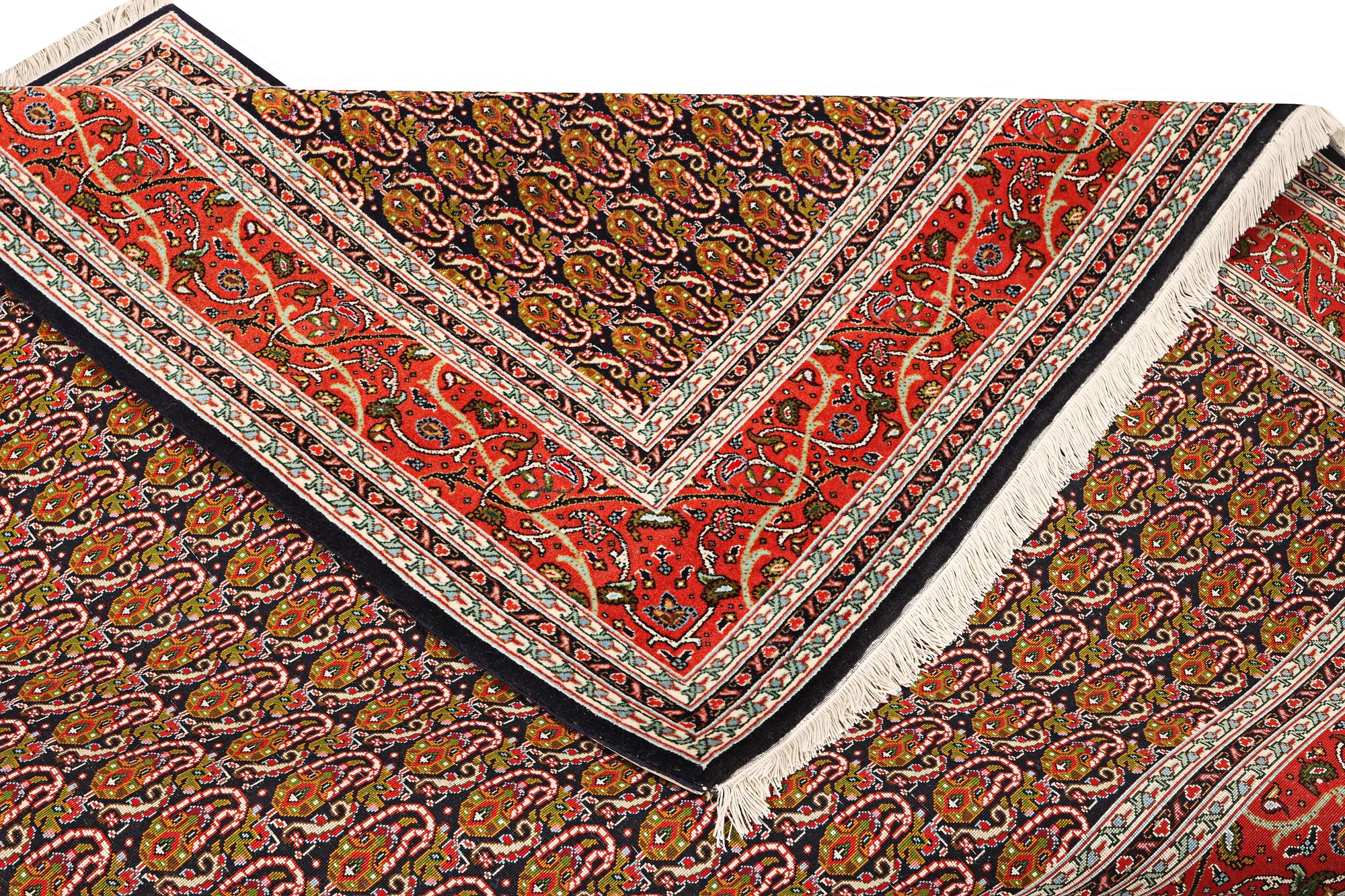 Matta, Täbris, 50 Raj, ca 195 x 152 cm.