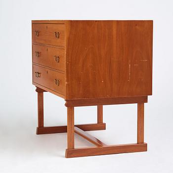 Josef Frank, a mahogany chest of drawers, model nr 2016, Svenskt Tenn, probably 1940-50's.