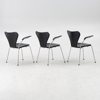 Arne Jacobsen, karmstolar 3st, "Sjuan", Fritz Hansen, 2000-tal.
