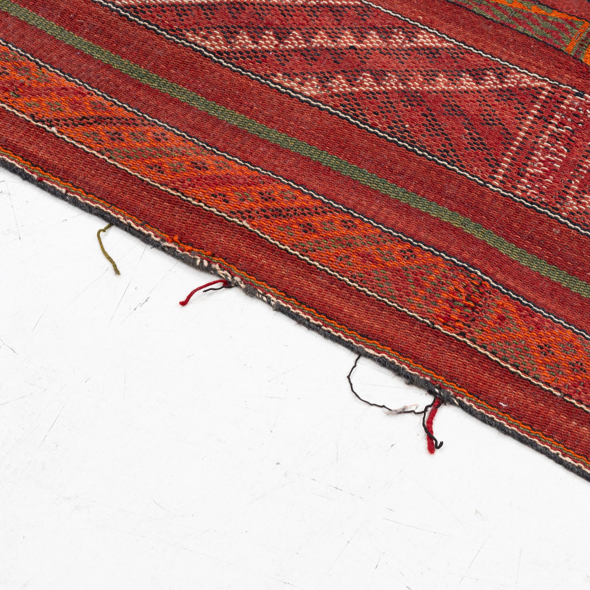 Kelim, approx. 340 x 180 cm.