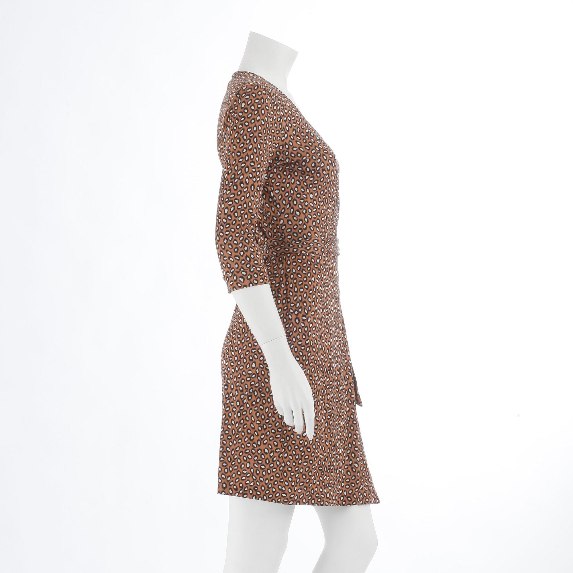 DIANE VON FÜRSTENBERG, omlottklänning.
