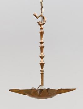 TAKLAMPA, mässing, 1900-talets första hälft. Höjd ca 40 cm.