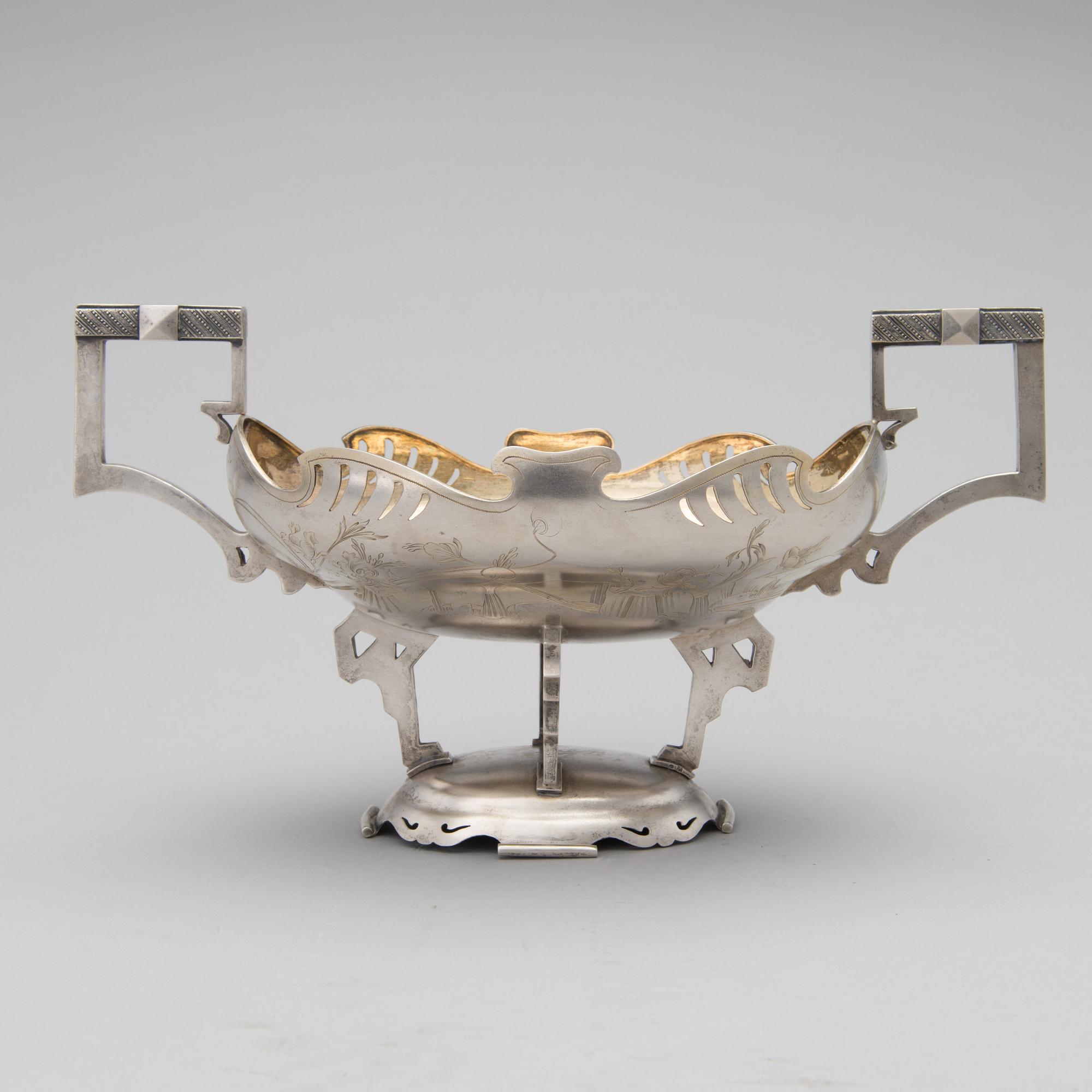 An art nouveau silver fruit bowl with gilt interior, marked BM, Russia around 1900.