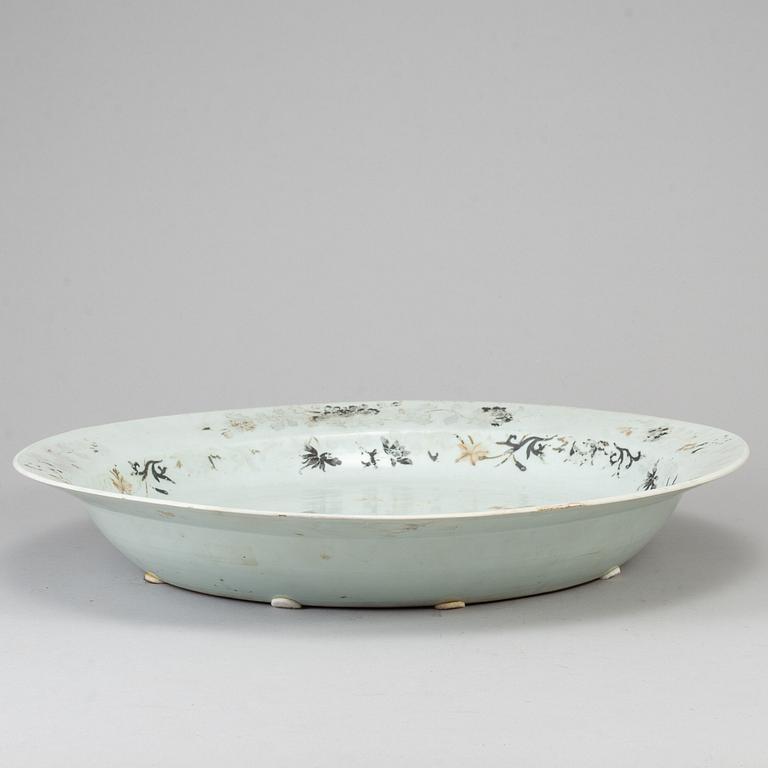 PRAKTFAT, kompaniporslin. Qingdynastin, Qianlong (1736-95).