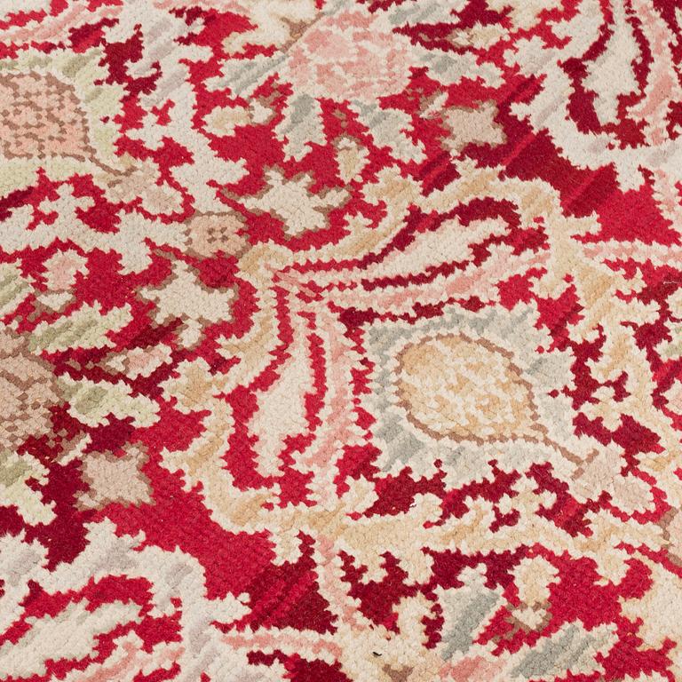 MATTO, a semi-antique Spanish, ca 239,5 x 167,5 cm (as well as ca 2 cm flat weave at the ends),