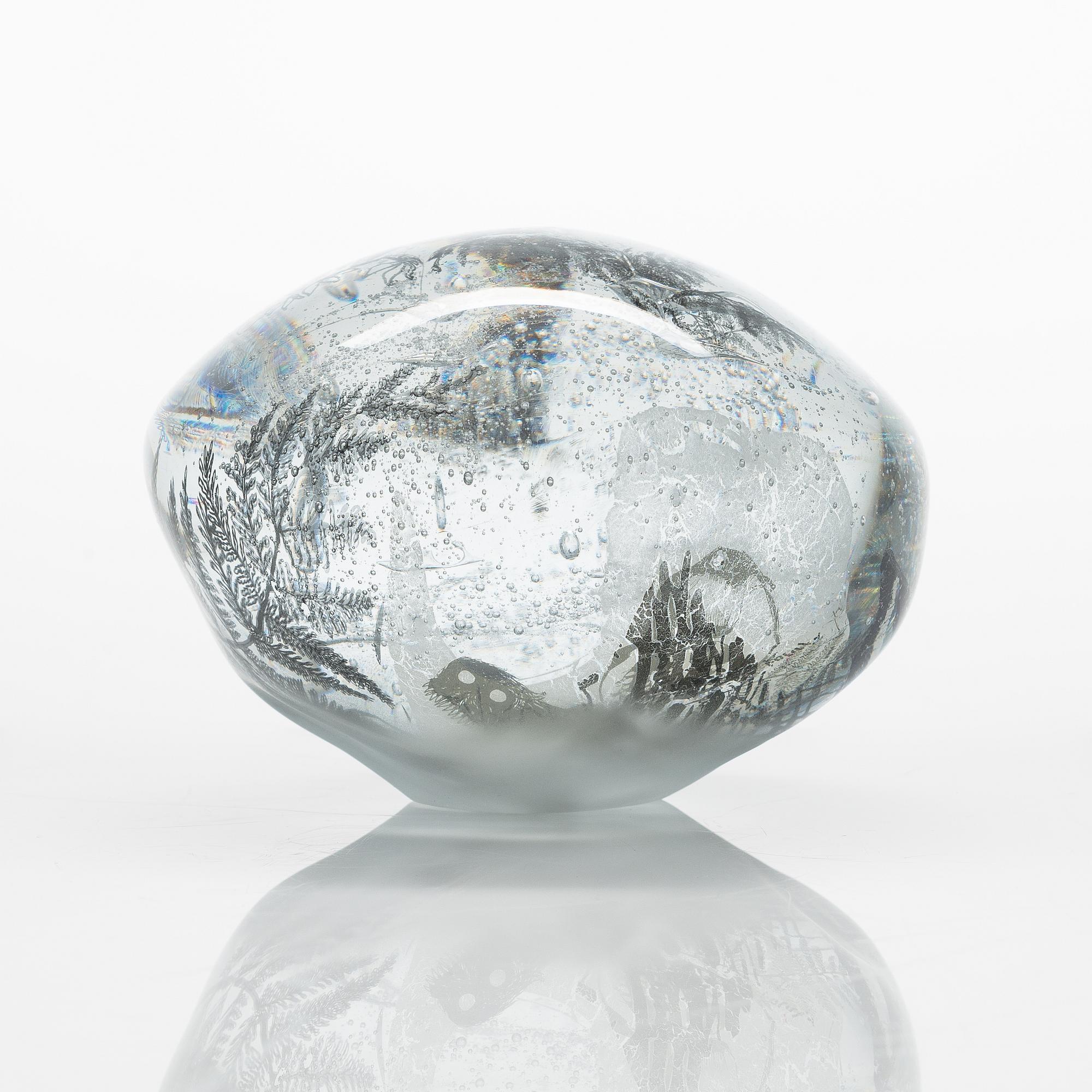 Sini Majuri, glasskulptur, "Garden", signerad Sini Majuri, Suomenlinna 2021.