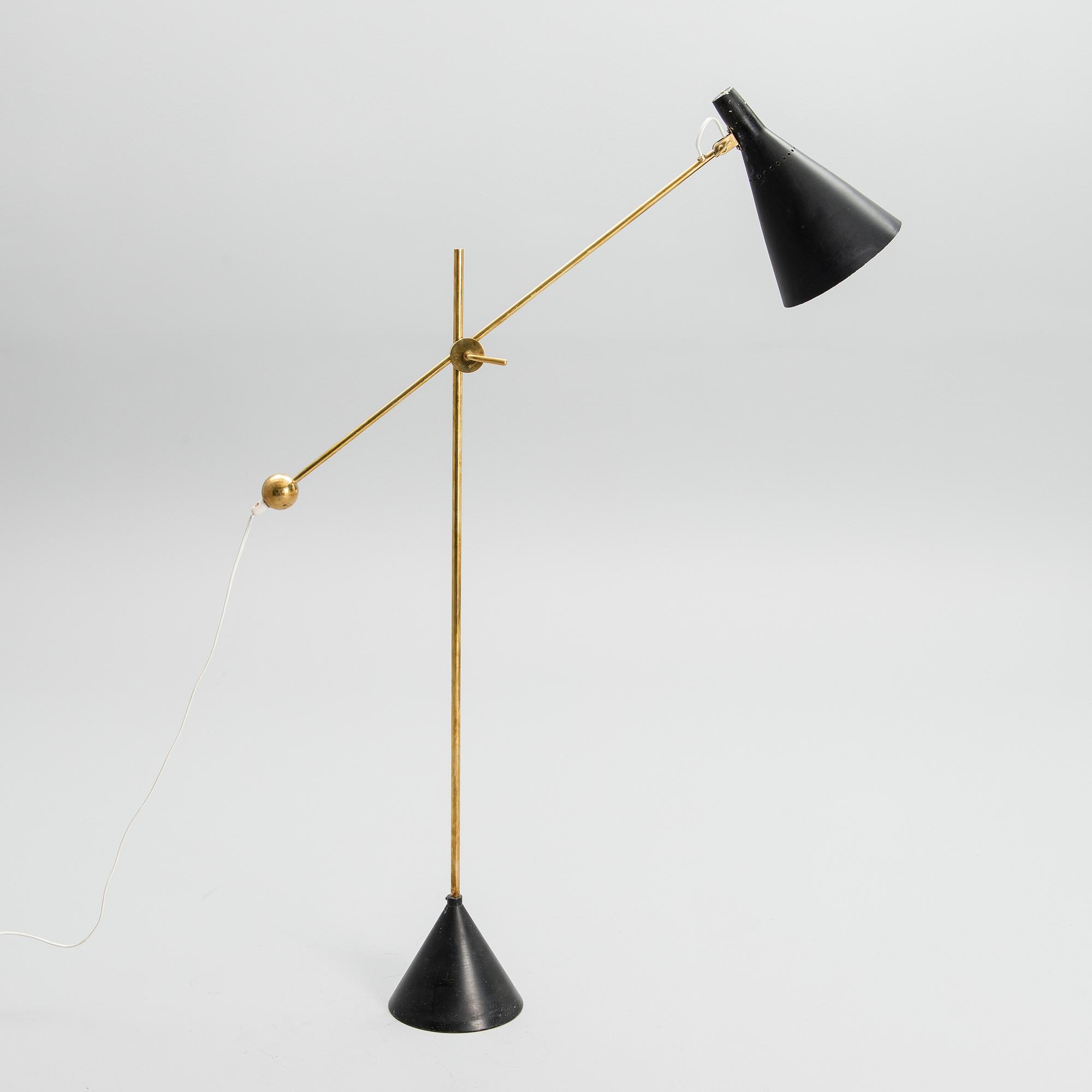 TAPIO WIRKKALA, GOLVLAMPA, K10-11. Formgiven 1958. Tillverkad av Idman Ab.