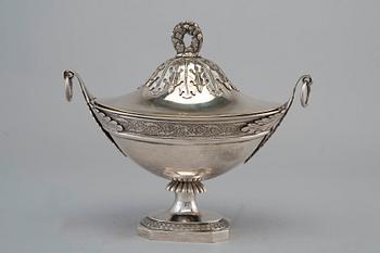 SOCKERSKÅL, 84 silver. Import. Granskad av probermästare Alexander Jashikov i St Petersburg 1803.