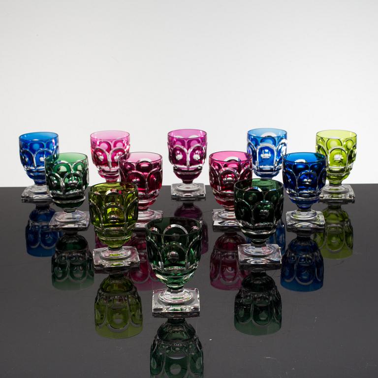 A set of 12, VAL SAINT LAMBERT, glass.