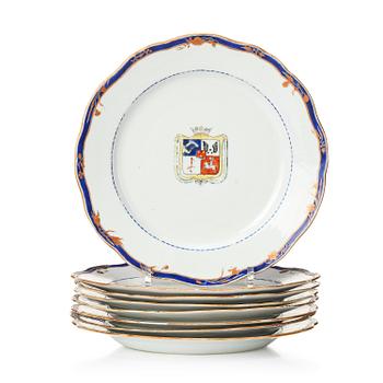 1254. A set of 8 Chinese Export Armorial dinner plates, Qing dynasty, 1790's.