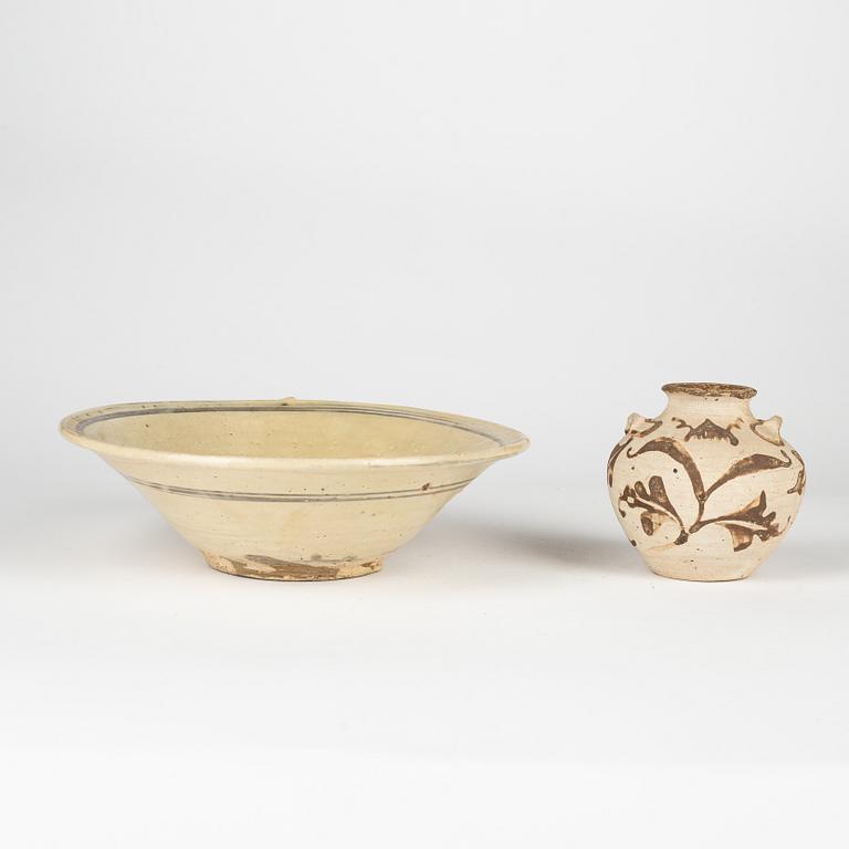 A South East Asian bowl and jar, presumably Annamese, 15th/17th Century.