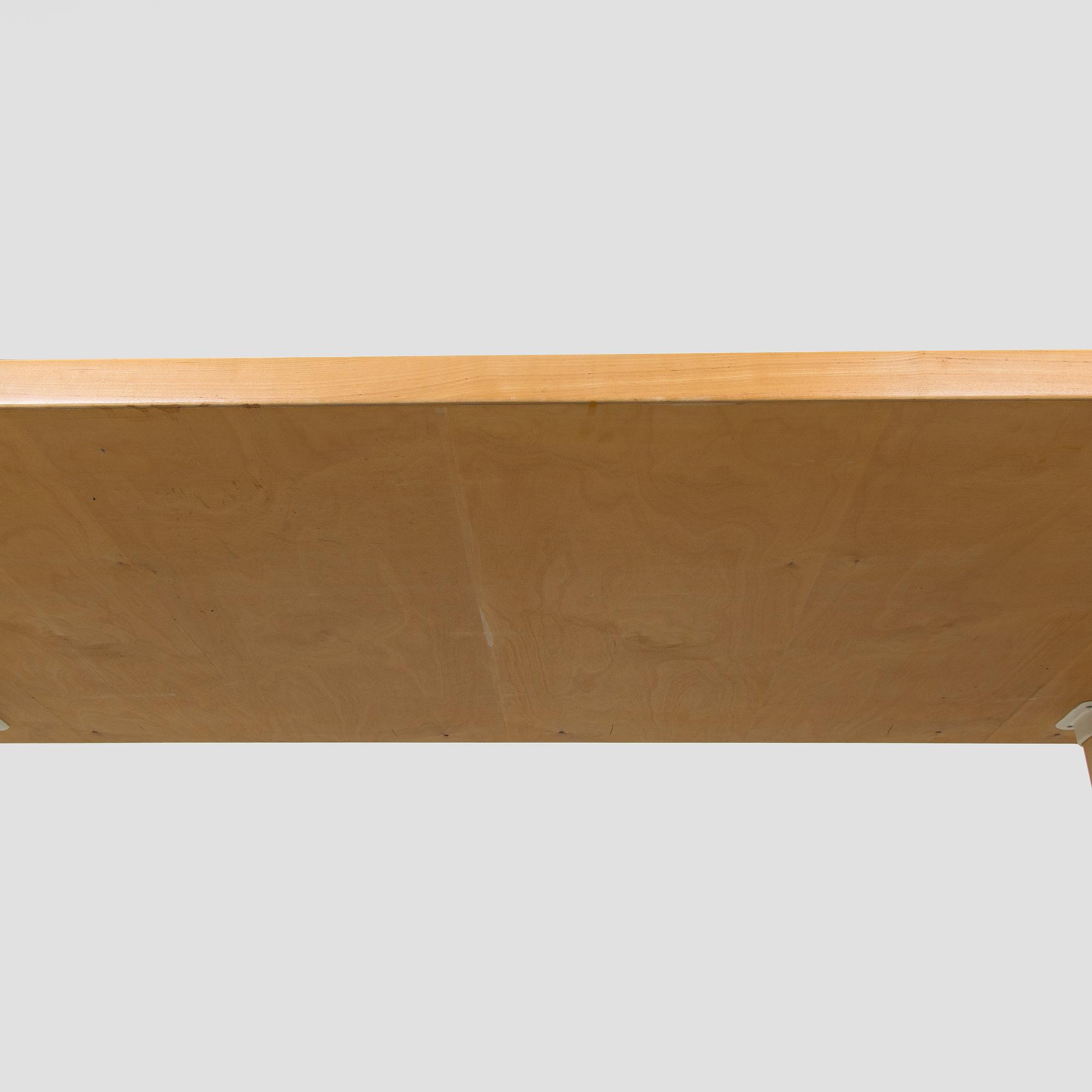 Alvar Aalto, ruokapöytä / neuvottelupöytä, malli 86, Artek, 1900-luvun loppu.