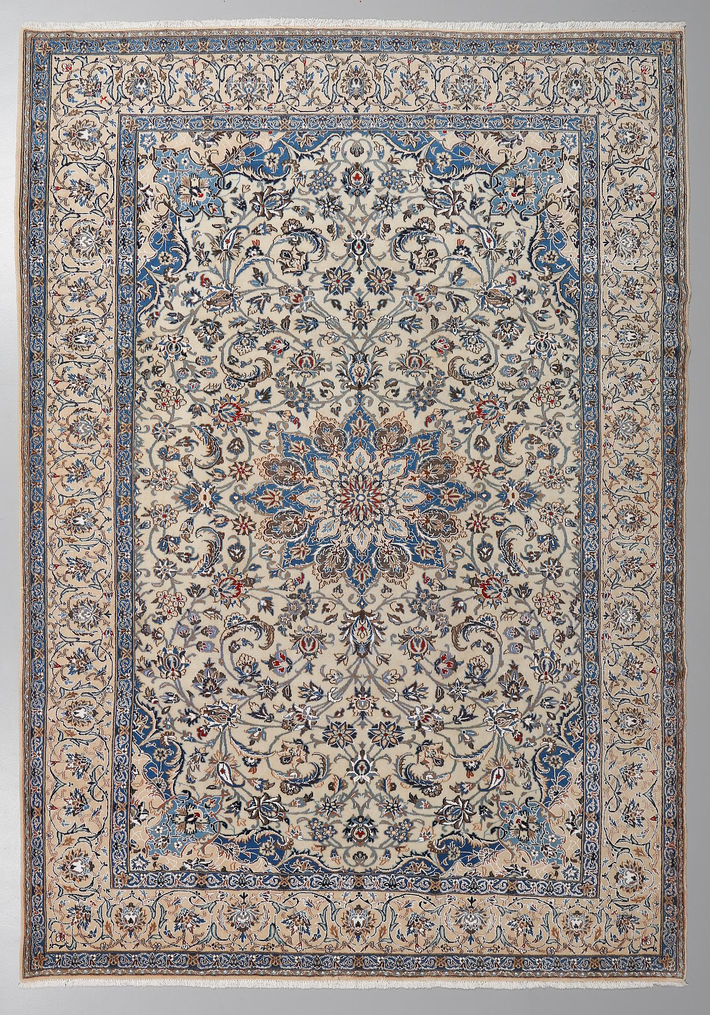 MATTA, Nain, silkeinslag, ca 295 x 210 cm.