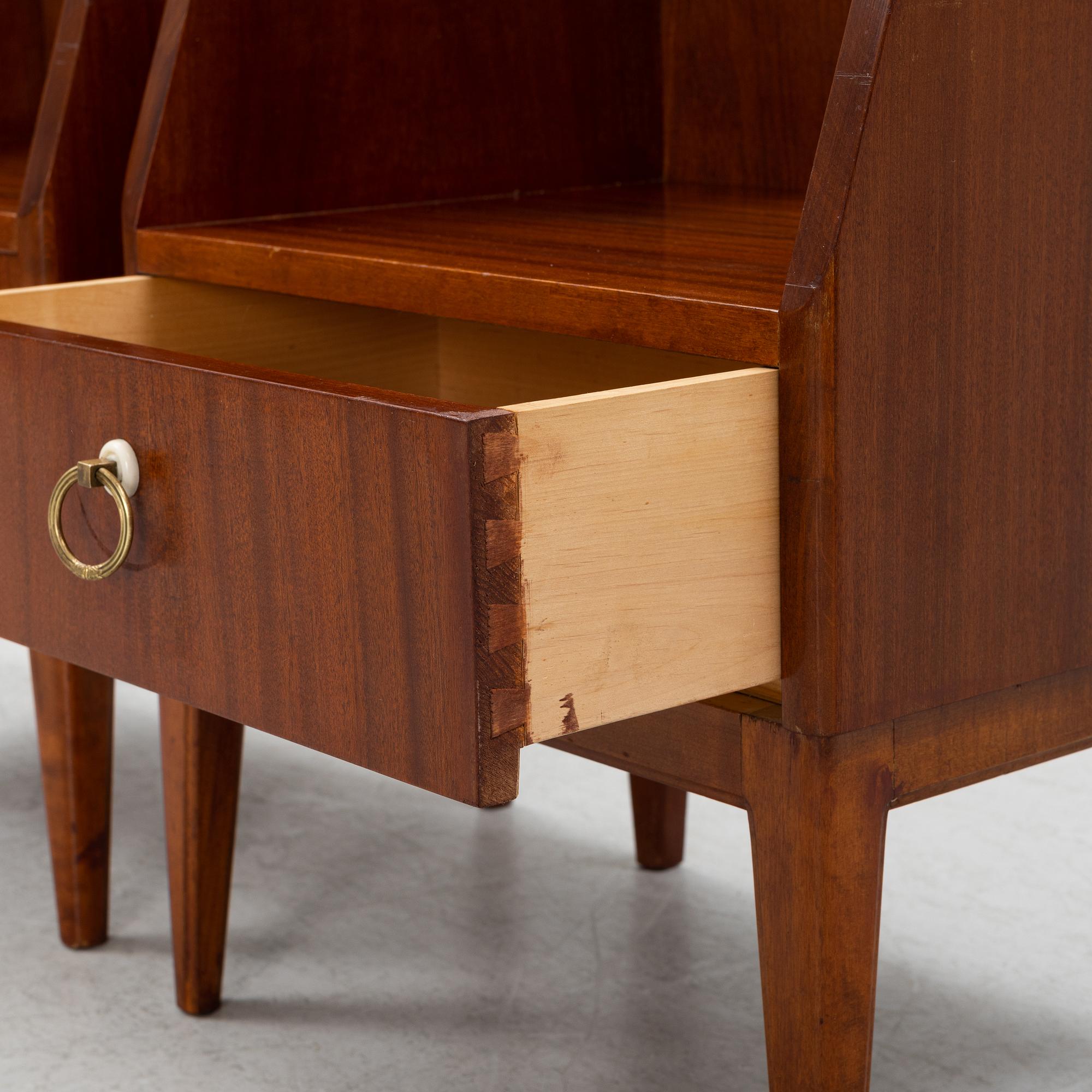 A pair of mahogany bedside tables, 1930s/40s.