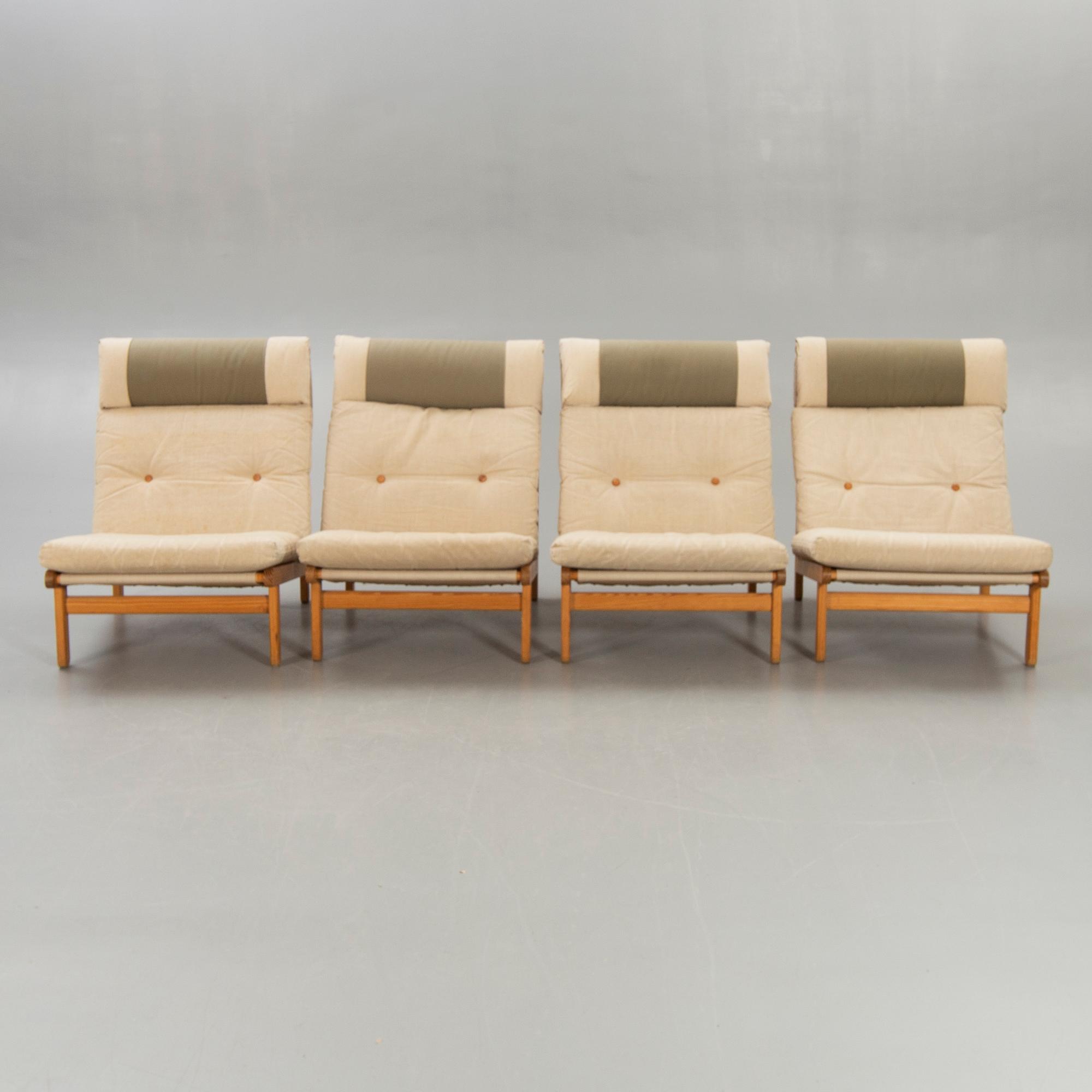 A set of five pine 1970:s easy chairs by Bernt Pedersen 'Kludestol', Denmark.