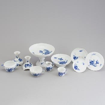 MOCCA/TESERVIS, 23 delar, porslin, "Blå blomst", Kunglig Dansk, 1900-talets andra hälft.