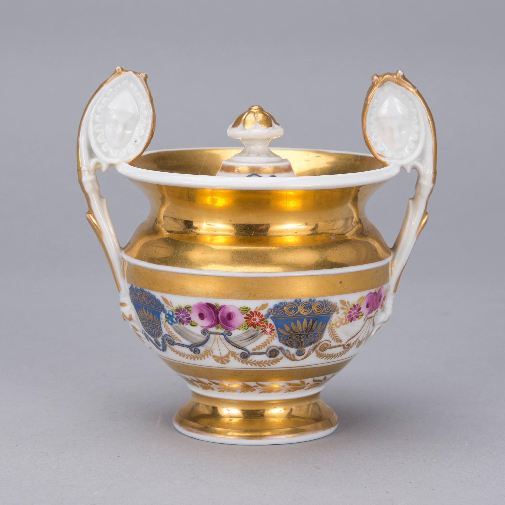 SOCKERSKÅL MED LOCK, porslin, empire, Gardner ca 1820.