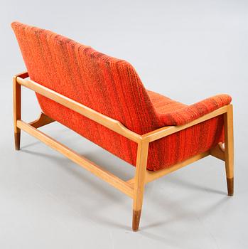 SOFFA, Bjørn R JACOBSEN OCH B MAROTT-JACOBSEN (NY FORM ARKITEKT-KONTOR), AB SVENSKA MÖBELFABRIKERNA, BODAFORS.